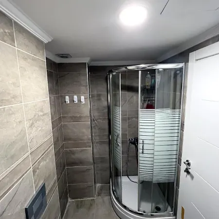 Luxury 1plus1 Apt With Free Parking Apartment